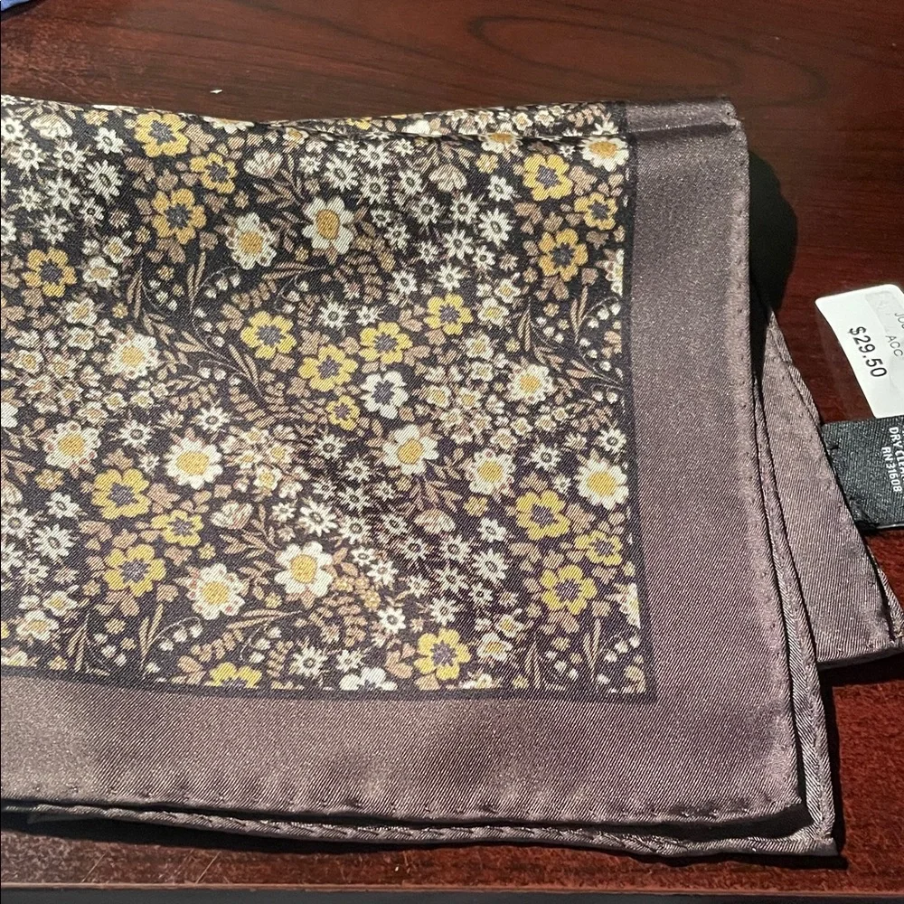 100% silk Jos. A. Bank Brown and Yellow Floral Silk Pocket Square - Picture 1 of 1